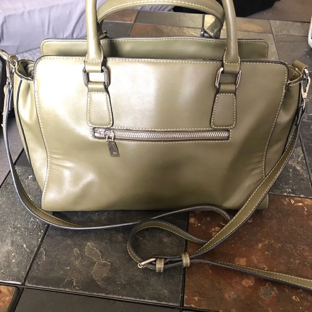 Moda Luxe Handbag in Olive